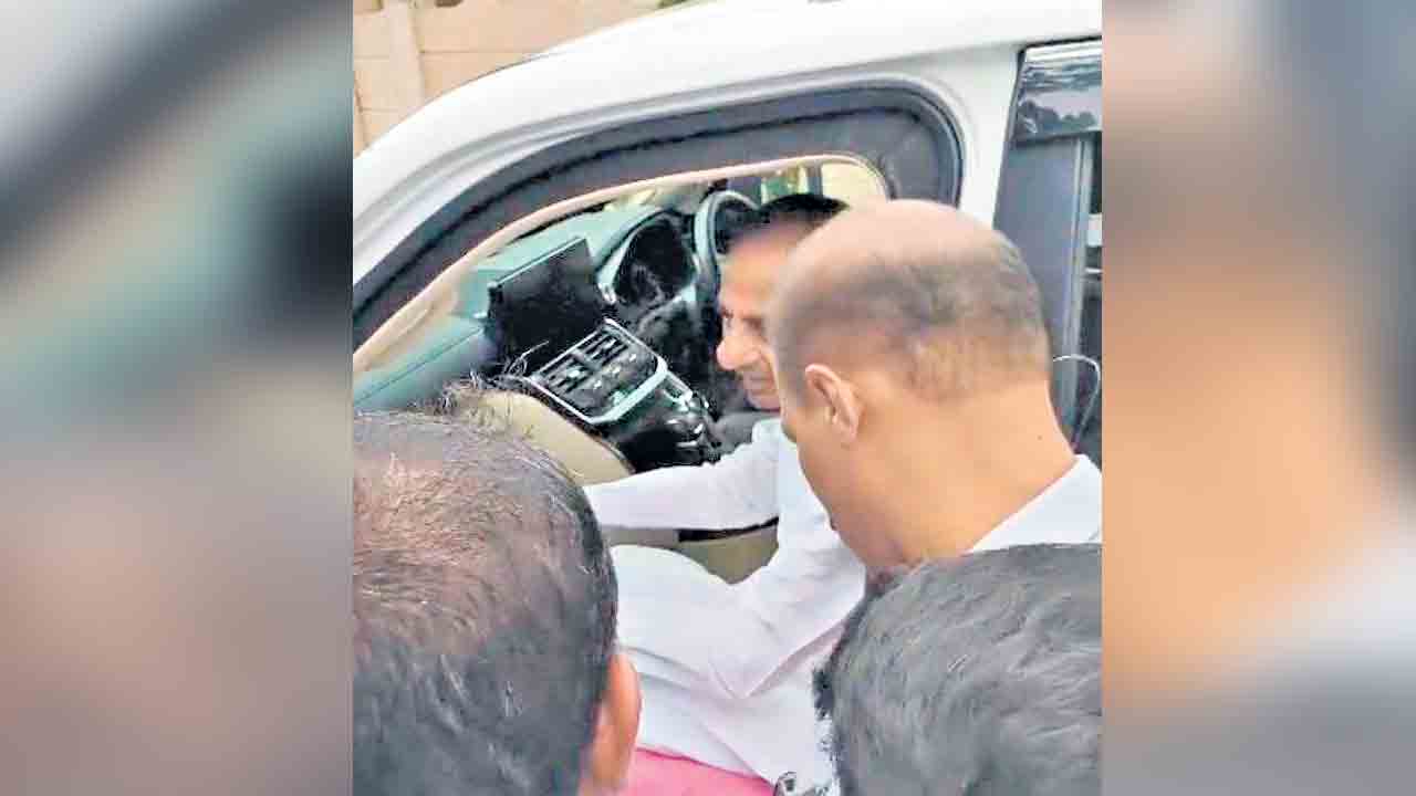గులాబీ అధినేతకు సమస్యల మొర
