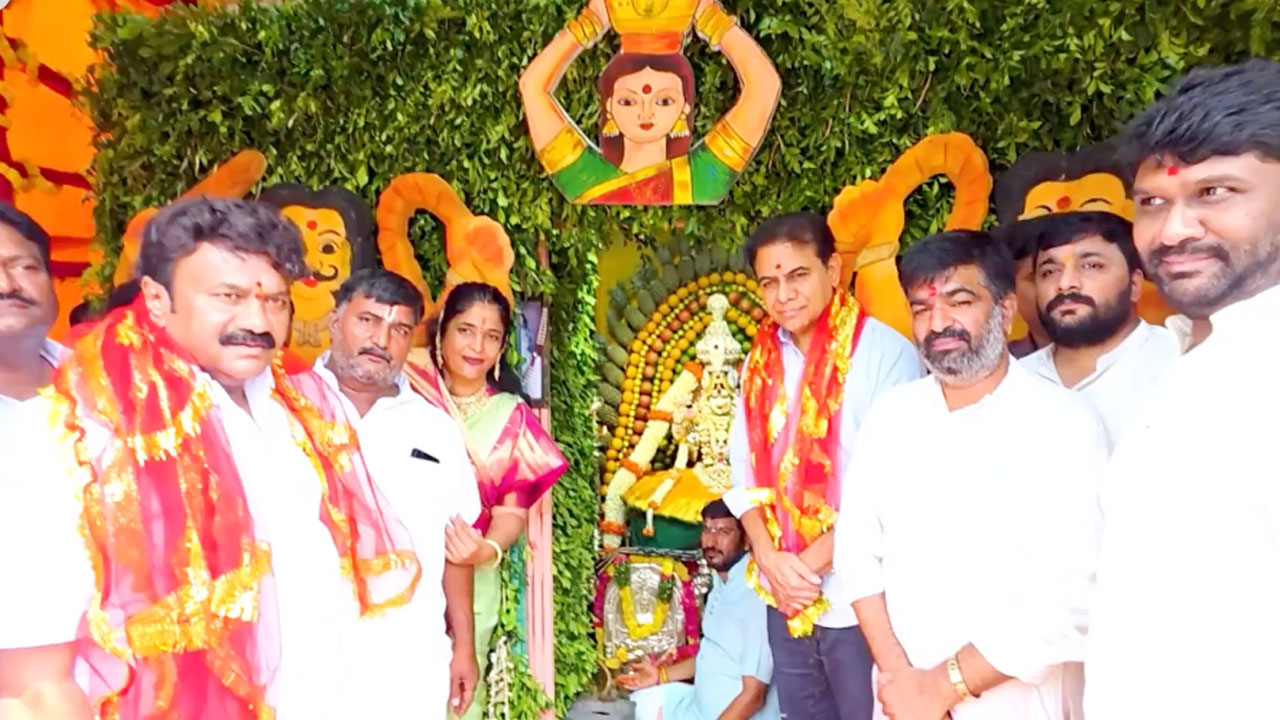 KTR | అమ్మవారి ఆశీస్సులతో వర్షాలు సమృద్ధిగా పడాలి : కేటీఆర్‌