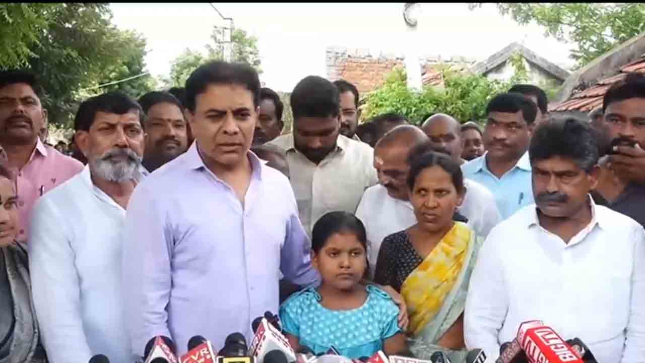 KTR | అసలు సూత్రదారులు వెనకాల ఉన్నరు.. మేం వదిలిపెట్టం : నేత కార్మికుడి హత్యపై కేటీఆర్