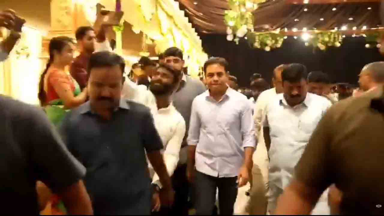 KTR | బండ్ల గణేష్ కూతురు వివాహానికి హాజరైన కేటీఆర్.. వీడియో