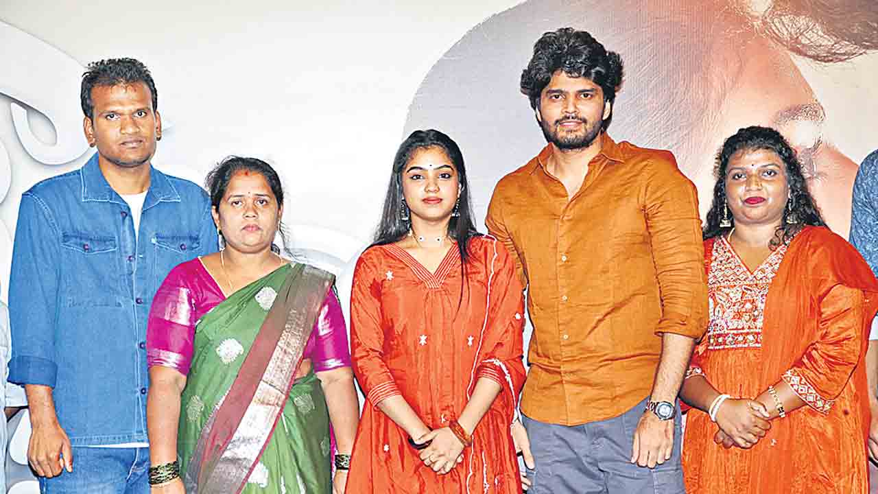 మనసును తాకే ‘కాగితం పడవలు’