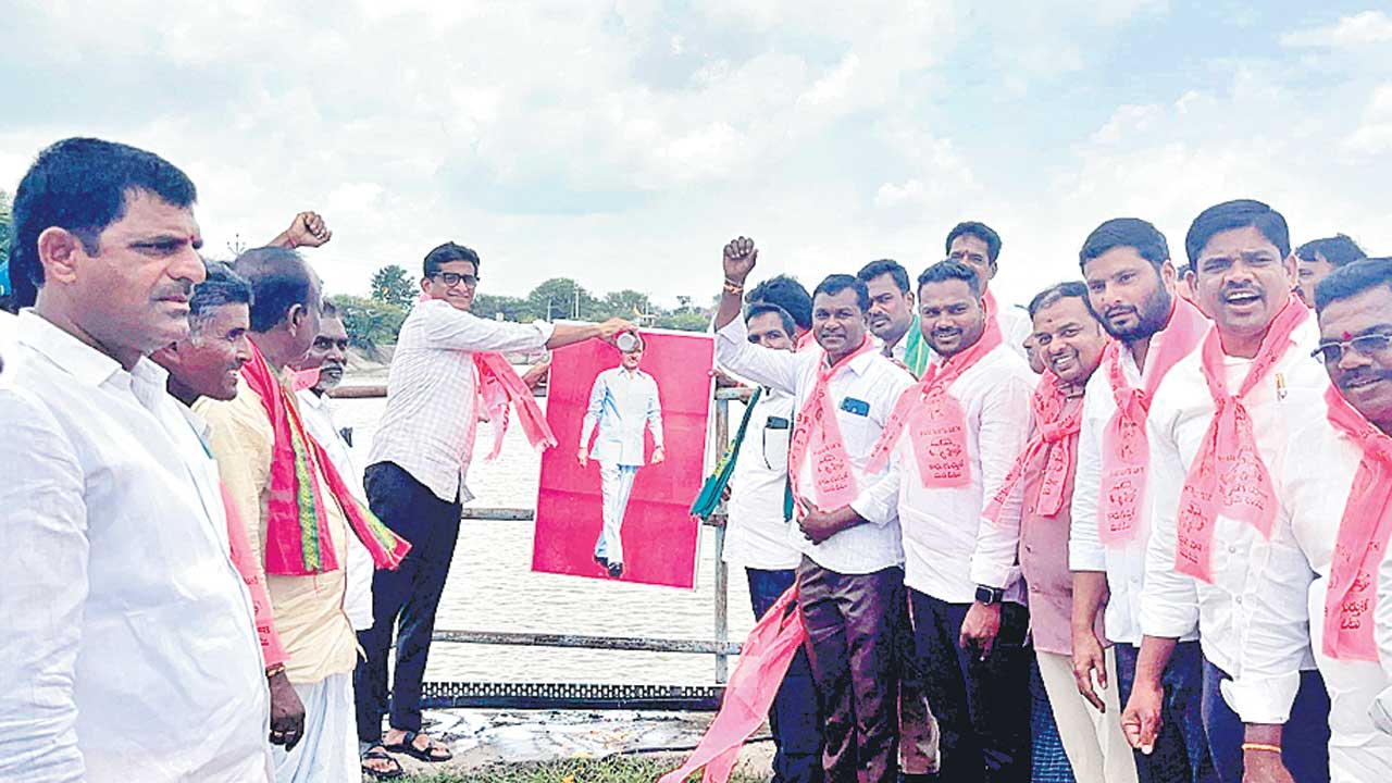కేసీఆర్‌ హయాంలోనే జీవనదిలా వరదకాలువ