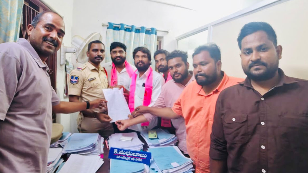 Police Complaint | మాజీ మంత్రి పువ్వాడపై అనుచిత వ్యాఖ్యల చేసిన వారిపై ఫిర్యాదు