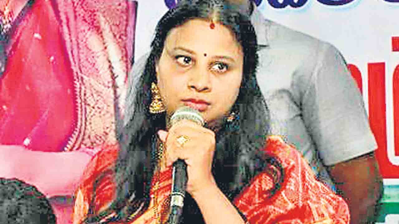 సీఎంపై వ్యాఖ్యలకు కట్టుబడి ఉన్నా