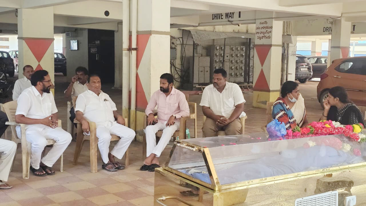 Koppula Eshwar | కృష్ణ కుమార్‌ మృతి చెందడం బాధాకరం: మాజీ మంత్రి కొప్పుల ఈశ్వర్‌