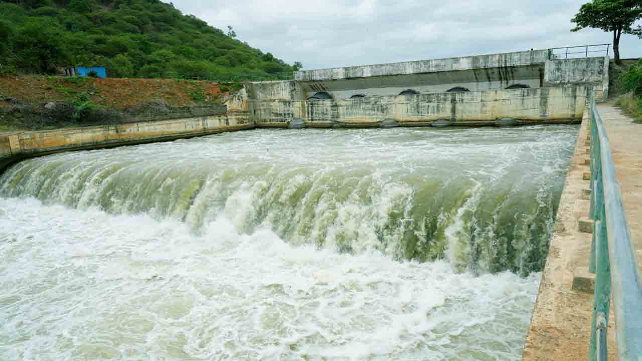 దుంకిన జలం రైతన్న సంతోషం