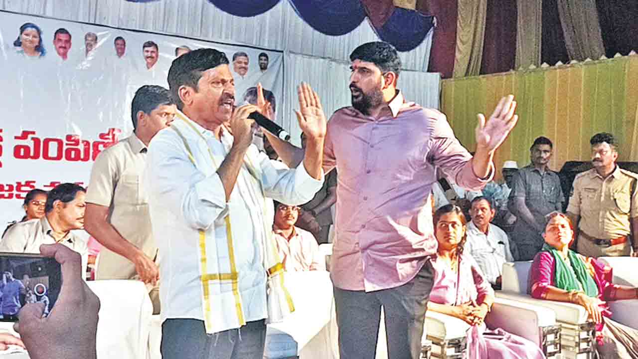 డబుల్‌ ఇండ్లు కేసీఆర్‌ కట్టినవే.. కాంగ్రెస్‌ సర్కార్‌ను నిలదీసిన ఎమ్మెల్యే కౌశిక్‌రెడ్డి