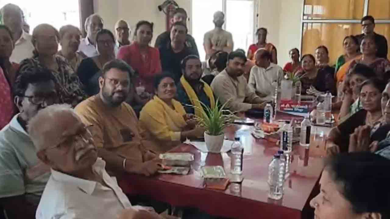 Maharashtra pilgrims | నేపాల్ వరదల్లో చిక్కుకున్న వంద మంది మహారాష్ట్ర యాత్రికులు.. రక్షించిన   బీహార్‌ ప్రభుత్వం