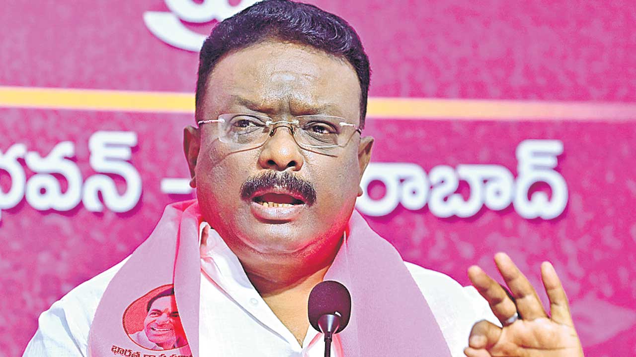 రేవంత్‌ పాలనలో ప్రమాదంలో రాజ్యాంగం