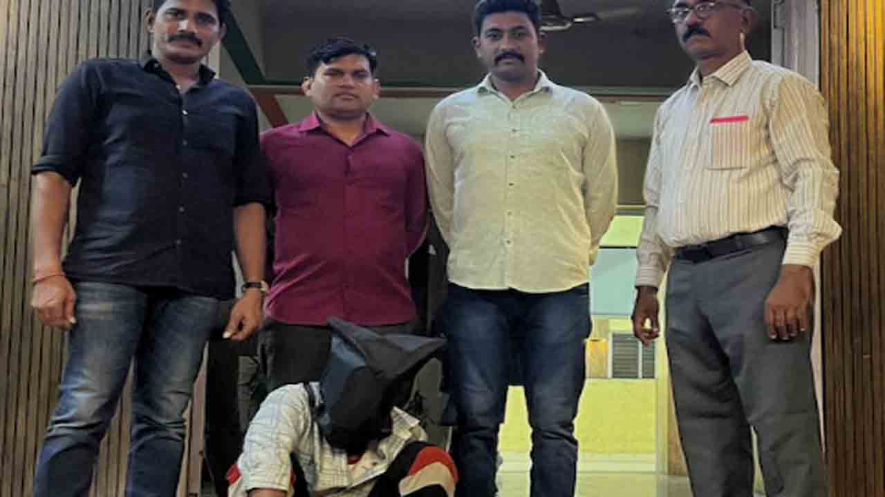 Man Kills Lover | గర్భవతి అయిన ప్రియురాలిపై అనుమానం.. విషం కలిపిన డ్రింక్‌ తాగించి హత్య