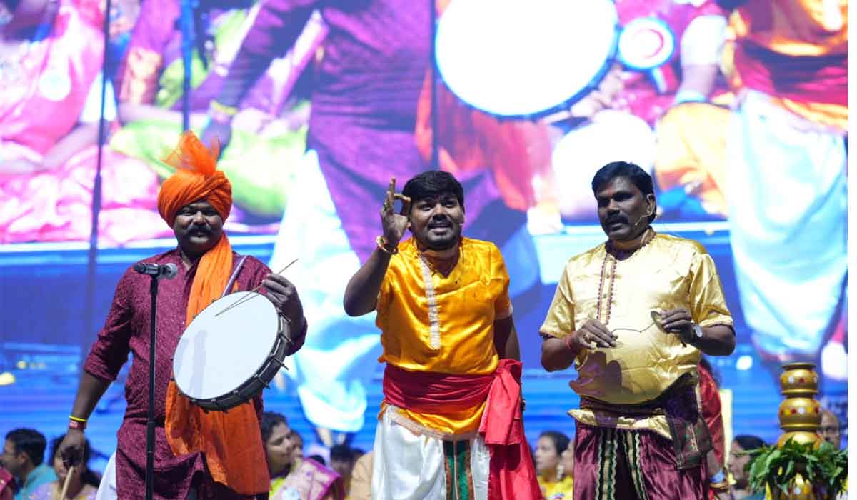 Oggu Katha | అమెరికా గడ్డమీద అలరించిన తెలంగాణ జానపదం..ఒగ్గు కథ, బోనంతో ప్రదర్శనతో మెప్పించిన వినీత్ బృందం