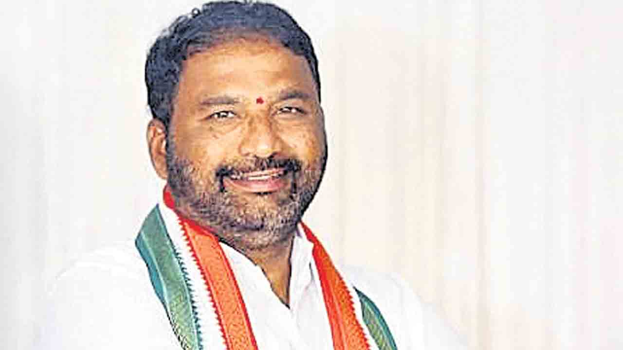 మంత్రి కుమార్తె వ్యాఖ్యలతో పార్టీకి డ్యామేజీ: శ్రీహరి