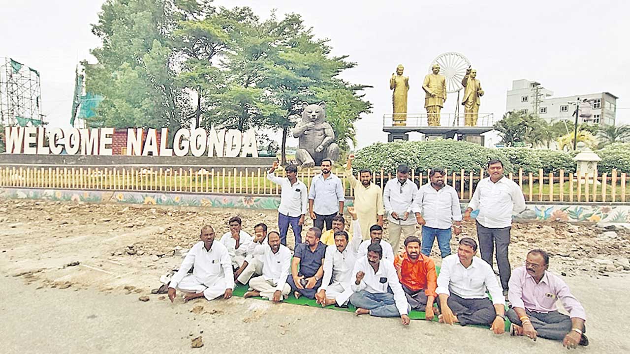 సర్కార్‌ కుట్ర భగ్నం!