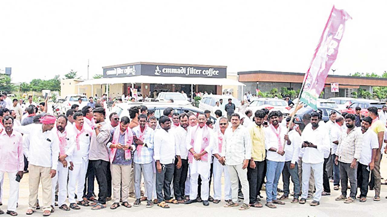 కేసీఆర్‌కు ఘనస్వాగతం