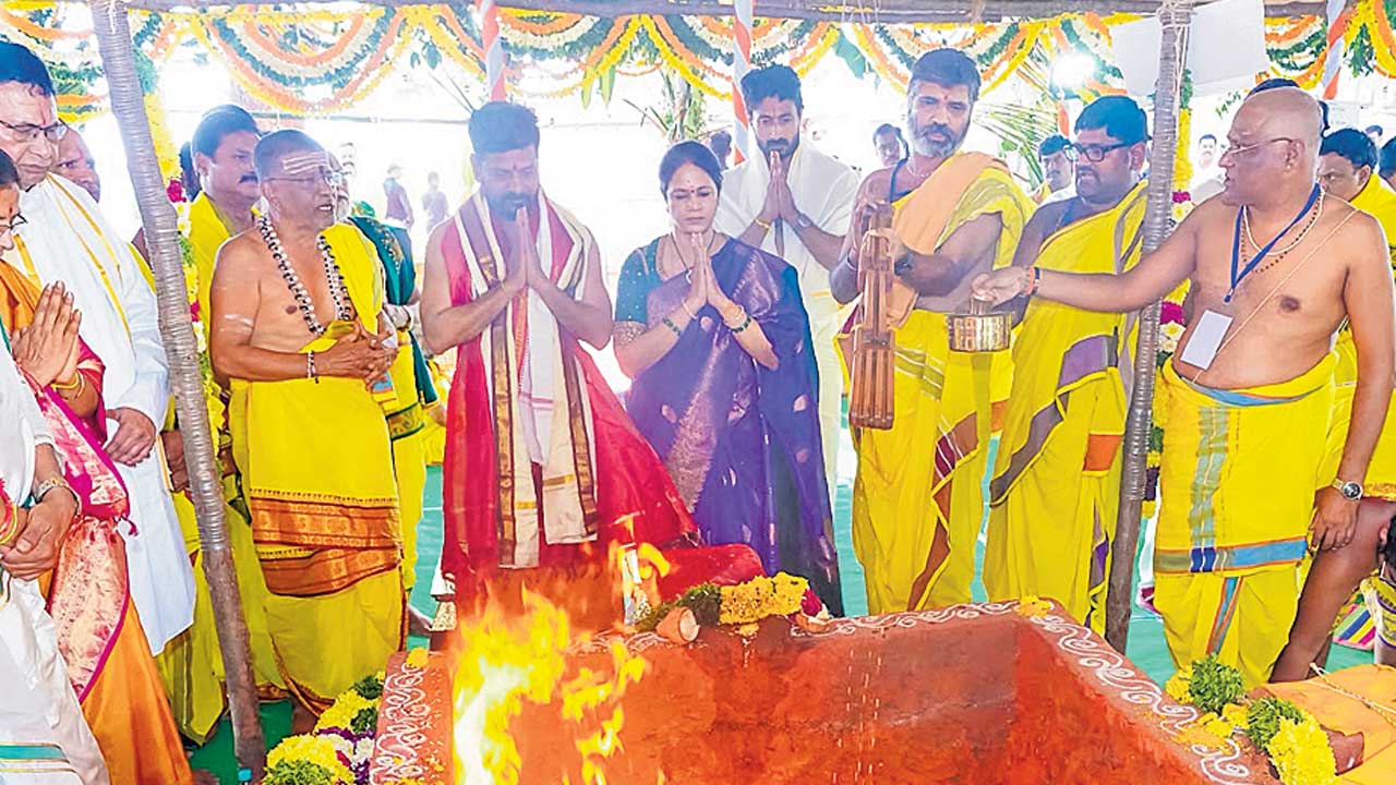 విజయపురిలో మార్మోగిన వేదఘోష
