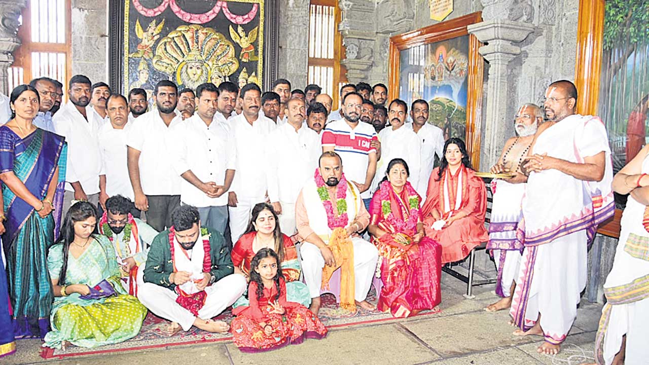 ఘనంగా గొంగిడి సునీతా మహేందర్‌రెడ్డి జన్మదిన వేడుకలు