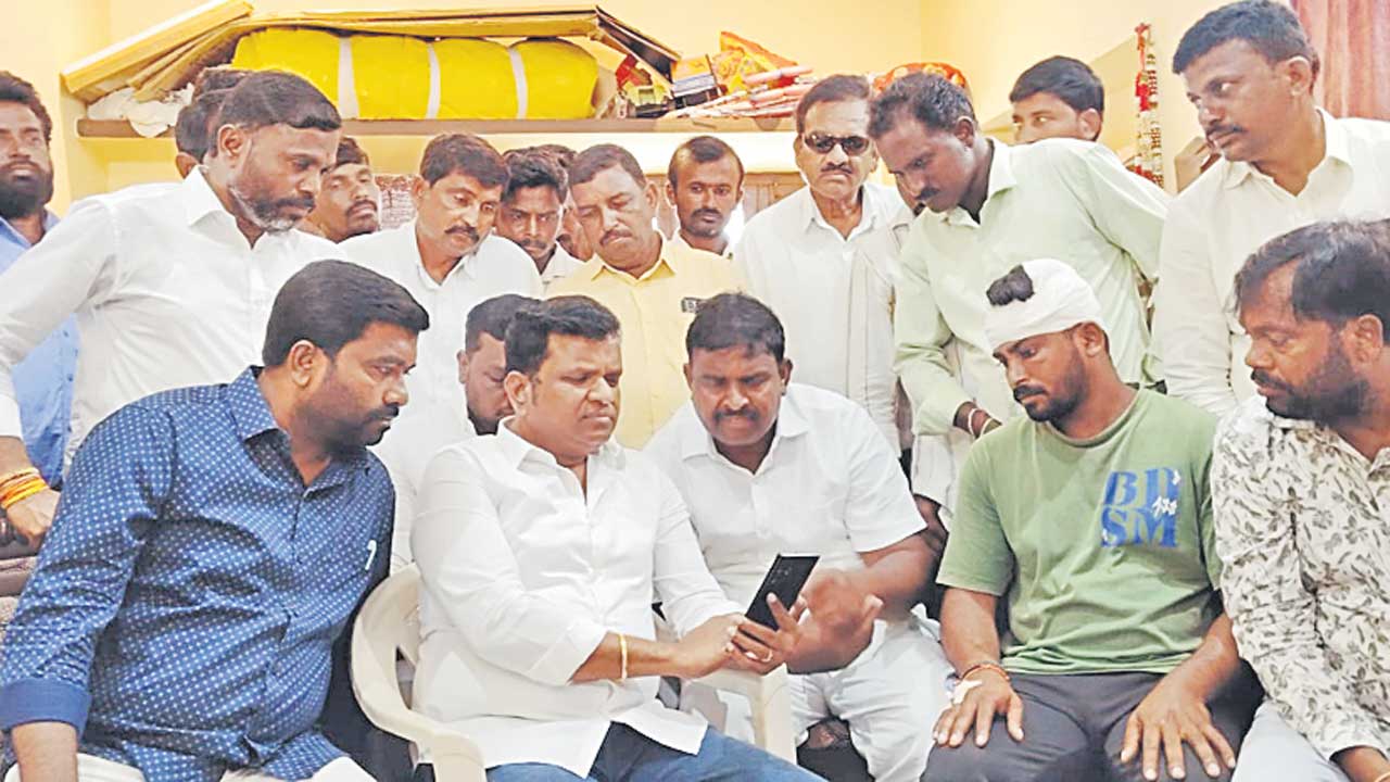 మా కార్యకర్తల జోలికొస్తే ఖబడ్డార్‌!