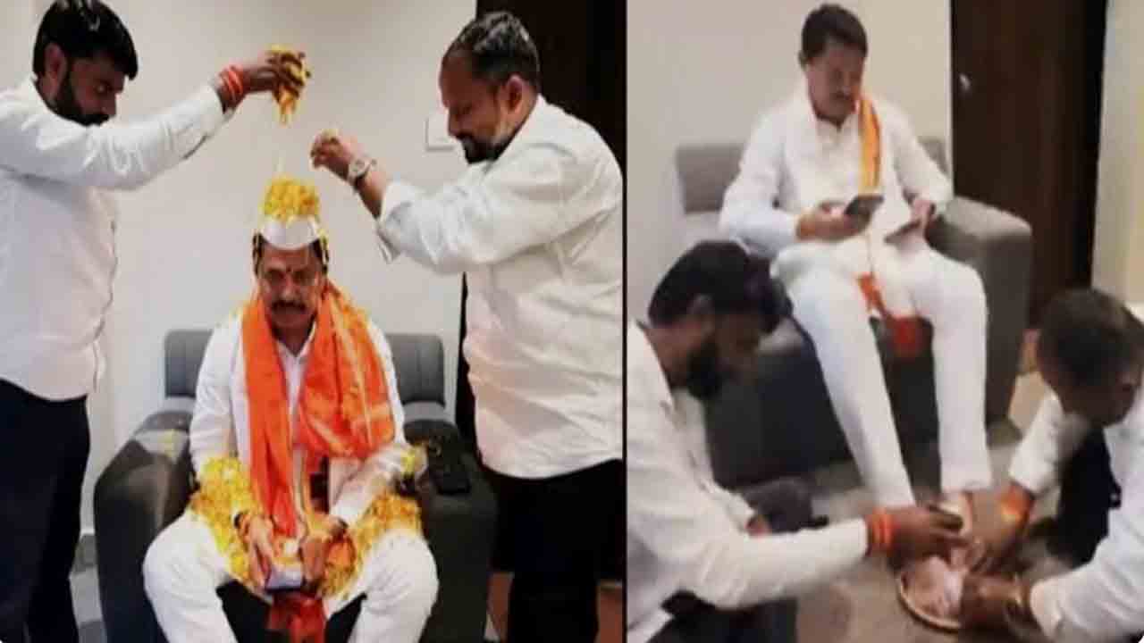 Watch: కాంగ్రెస్‌ నేత నానా పటోలే పాదాలు కడిగిన ఇద్దరు.. బీజేపీ విమర్శపై ఆయన స్పందన