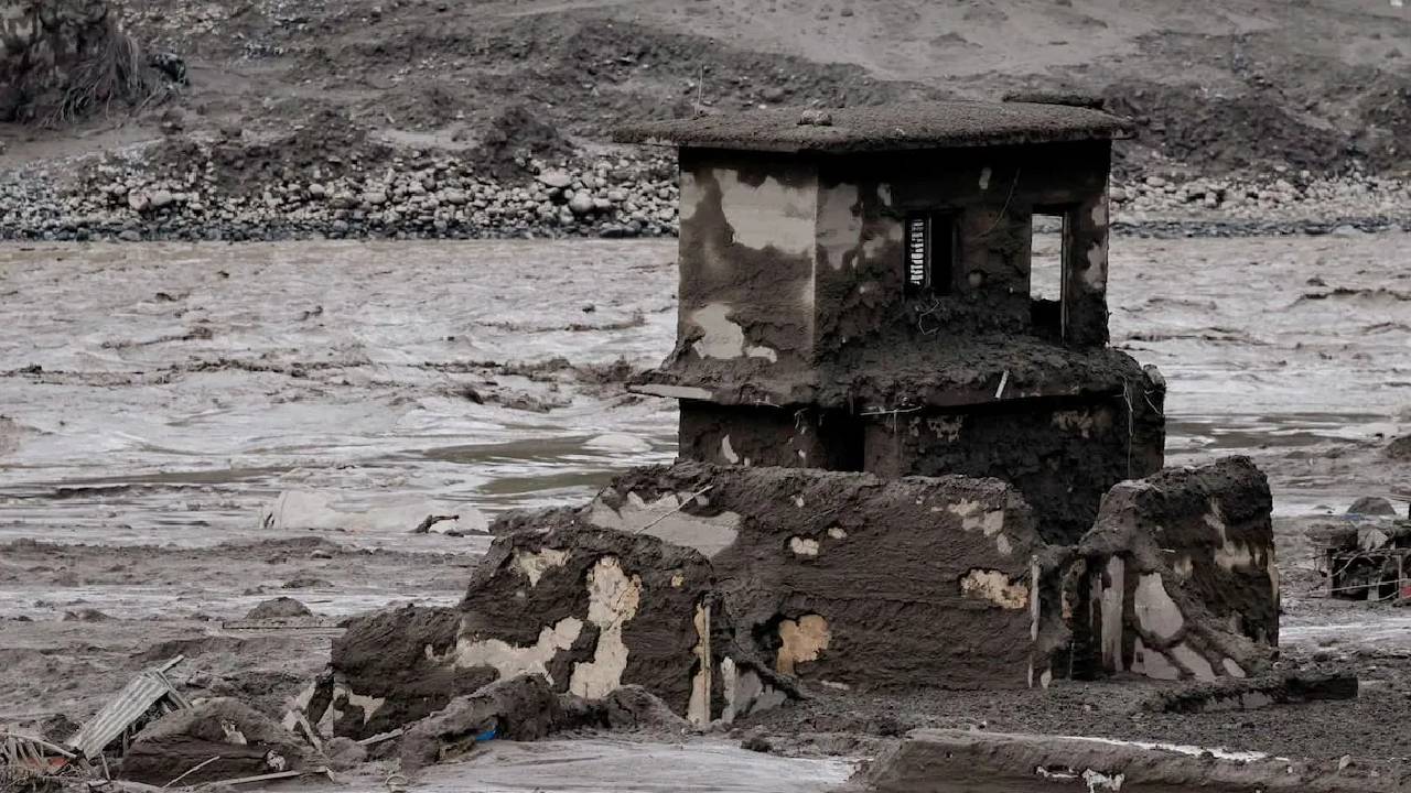 Nepal floods | నేపాల్‌లో 900 దాటిన మృతుల సంఖ్య.. 4,000 మంది గల్లంతు
