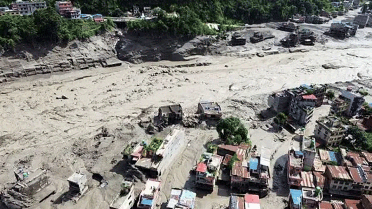 Nepal Floods | పెను విషాదం.. నేపాల్ వ‌ర‌ద‌ల్లో 140 మంది తెలుగు యాత్రికులు గ‌ల్లంతు..!