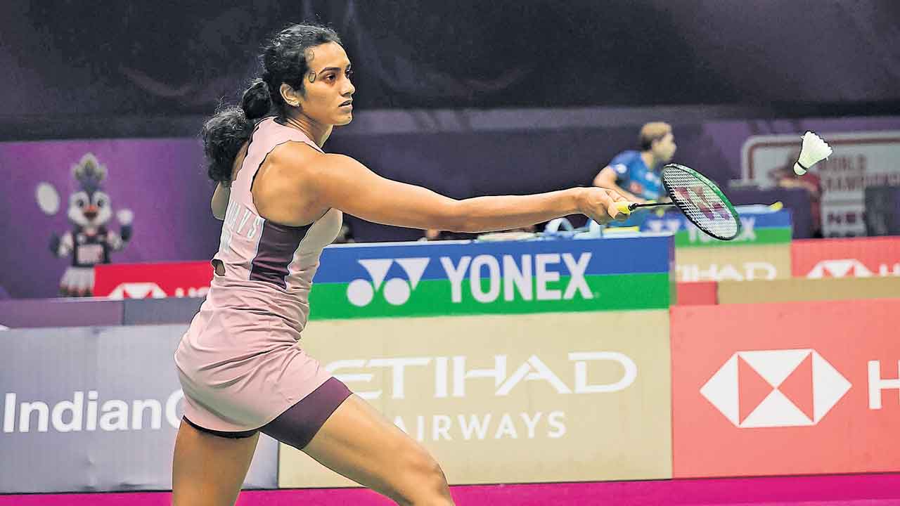 సింధు ముందుకు.. సేన్‌ ఇంటికి