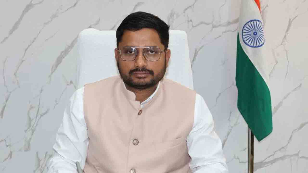 Panchyat Secretaries | విధులకు డుమ్మా.. పంచాయతీ కార్యదర్శులకు షోకాజ్ నోటీసులు