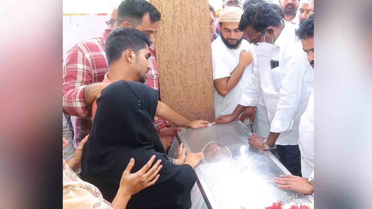 puvvada Ajay Kumar | మైనారిటీ వర్గాల కోసం తాజుద్దీన్ చేసిన సేవలు మరువలేనివి : మాజీ మంత్రి పువ్వాడ