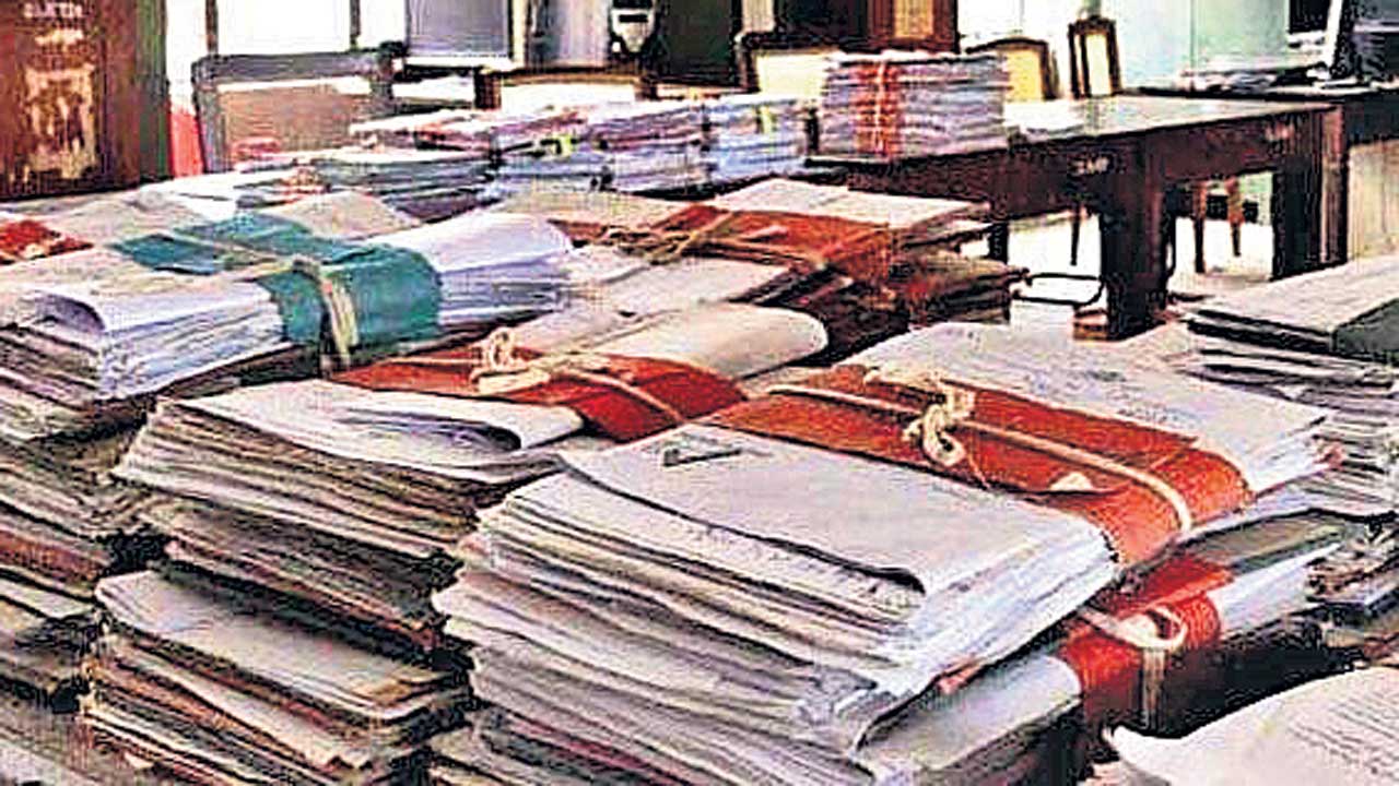 ఇందిరమ్మ ఇండ్లకు స్పందన కరువు