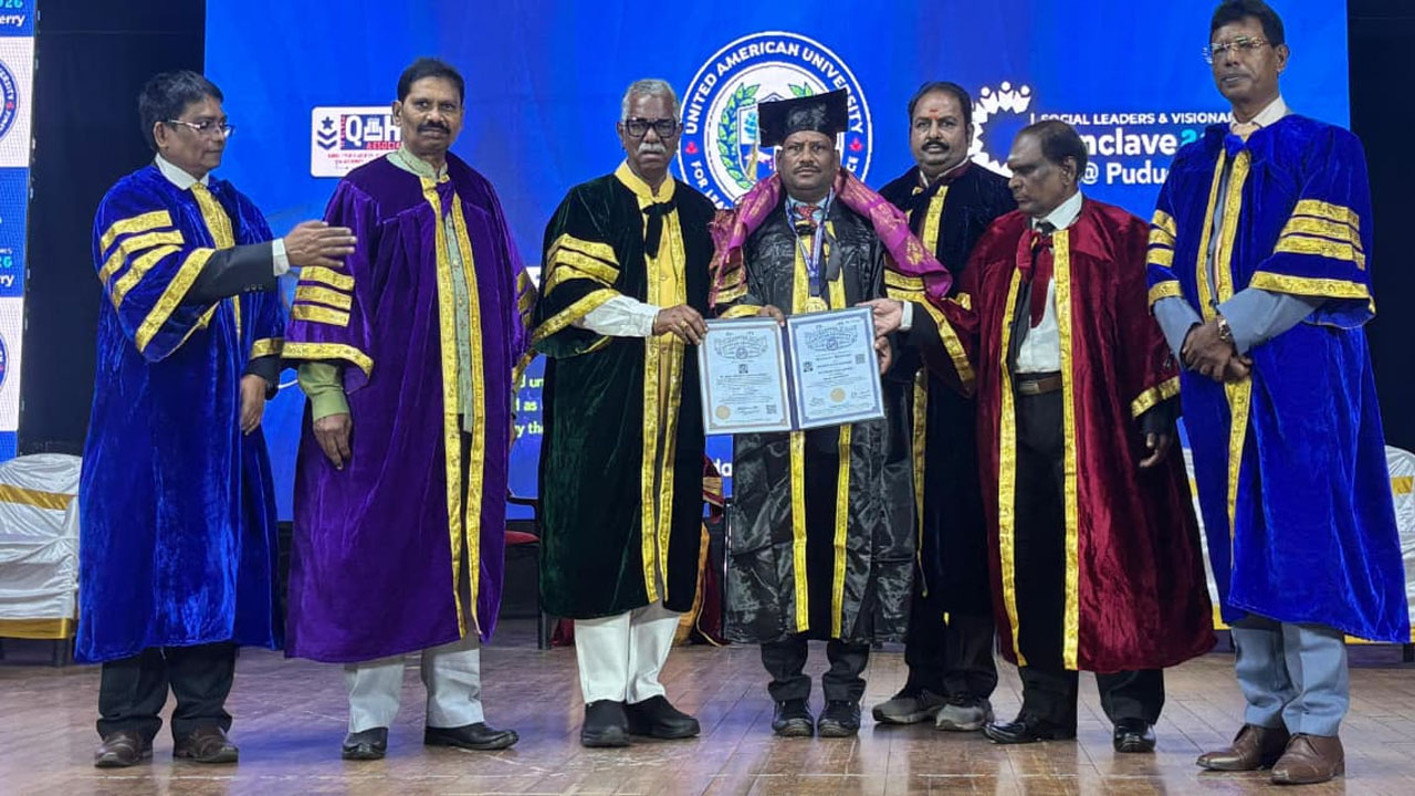 Doctorate | అమెరికన్ యూనివర్శిటీ నుంచి డాక్టరేట్‌ అందుకున్న అభినవ సంతోష్‌