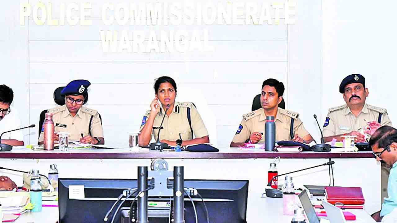 రౌడీషీటర్ల కదలికలపై నిఘా పెట్టాలి : సీపీ