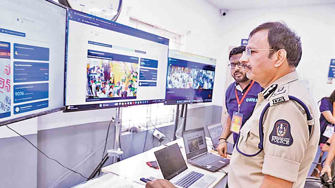 భక్తుల భద్రతే పోలీసుల లక్ష్యం