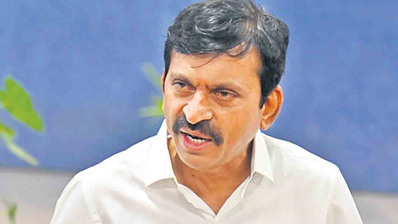 విధుల్లో అలసత్వాన్ని సహించం.. జగిత్యాలలో రెవెన్యూ, హౌసింగ్‌పై మంత్రి పొంగులేటి సమీక్ష