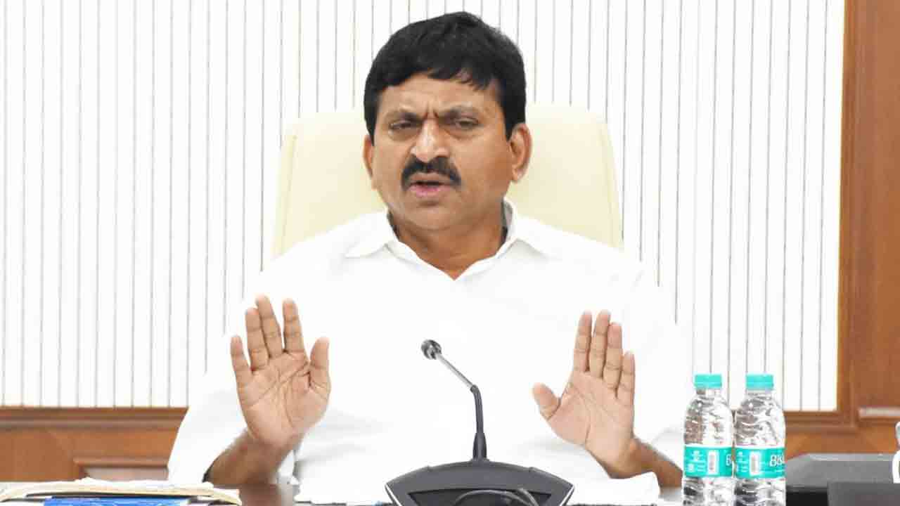 14లోగా డాక్యుమెంట్లన్నీ ఆన్‌లైన్‌ చేయాలి.. కలెక్టర్లకు మంత్రి పొంగులేటి ఆదేశం
