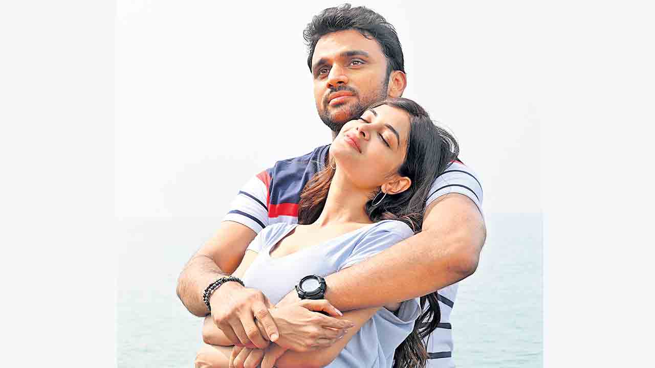 మాయలేడీ విన్యాసాలు