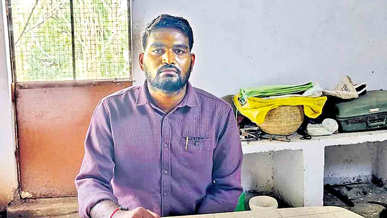 భూమి సర్వేకు 50 వేలు డిమాండ్‌.. 30 వేలు తీసుకుంటుండగా ఏసీబీకి చిక్కిన ఆర్‌ఐ