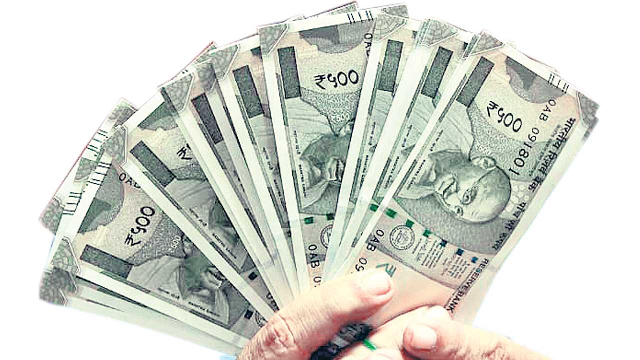 స్త్రీ నిధి నిధుల గోల్‌మాల్‌!