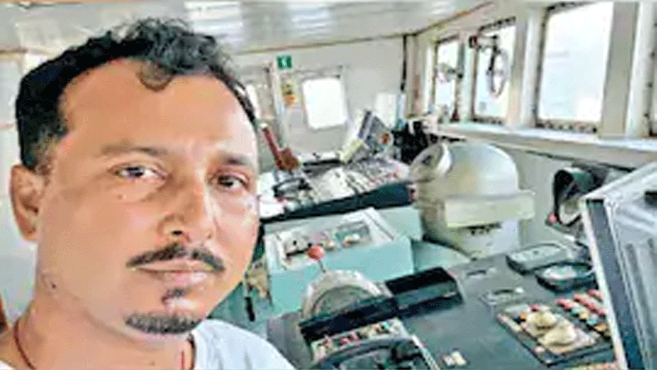 Sailor Ashish Kumar | ‘నా భ‌ర్త బ‌తికే ఉన్నాడు’.. సుప్రీంకోర్టులో సెయిల‌ర్ భార్య పిటిష‌న్‌