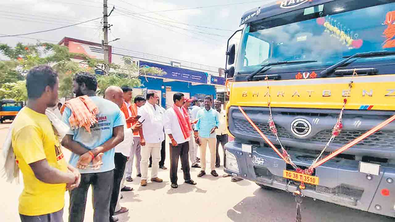 ఇసుక అక్రమ రవాణాను అడ్డుకున్న చిట్టెం.. నారాయణపేట కలెక్టర్‌కు ఫిర్యాదు
