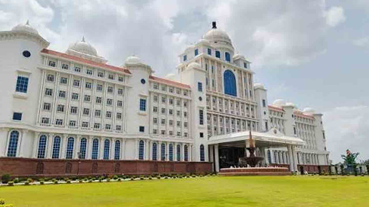 సచివాలయంలో రిటైర్డ్‌ ఐఏఎస్‌ల సందడి