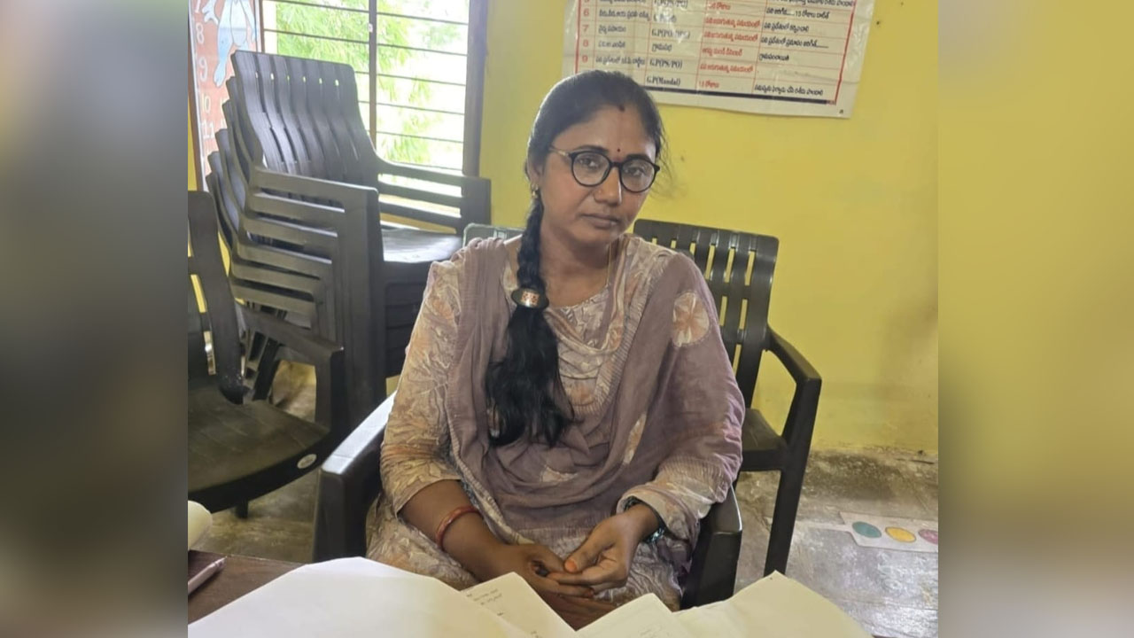 ACB Raids | లంచం తీసుకుంటూ ఏసీబీకి పట్టుబడ్డ పంచాయతీ కార్యదర్శి