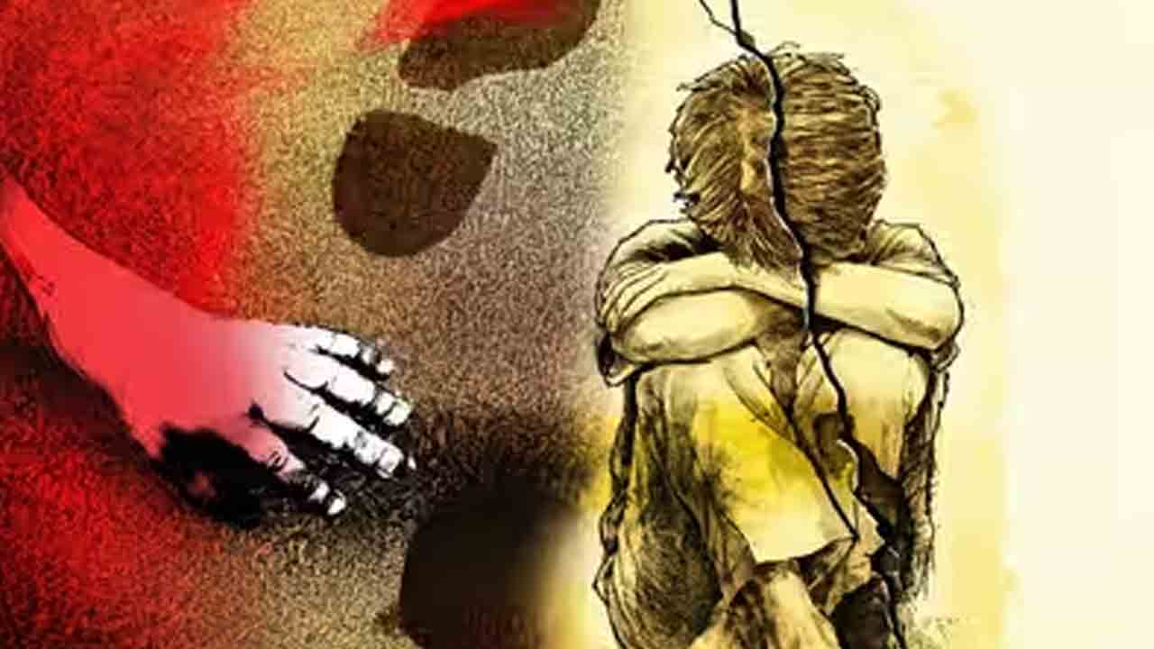 ఐదోతరగతి బాలురపై సీనియర్ల లైంగికదాడి