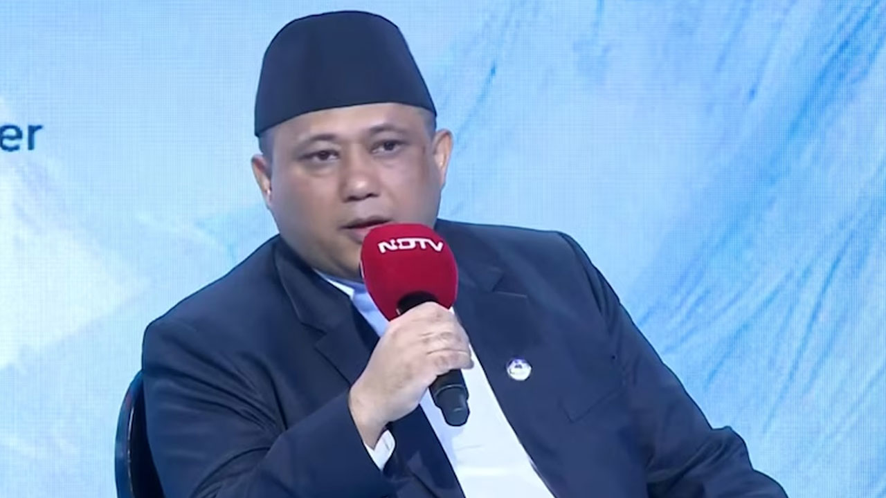 Shishir Khanal: గంట‌ల్లోనే ఊళ్ల‌కు ఊళ్లే కొట్టుకుపోయాయి.. 300 మంది భార‌తీయులు మిస్సింగ్‌: నేపాల్ విదేశాంగ మంత్రి