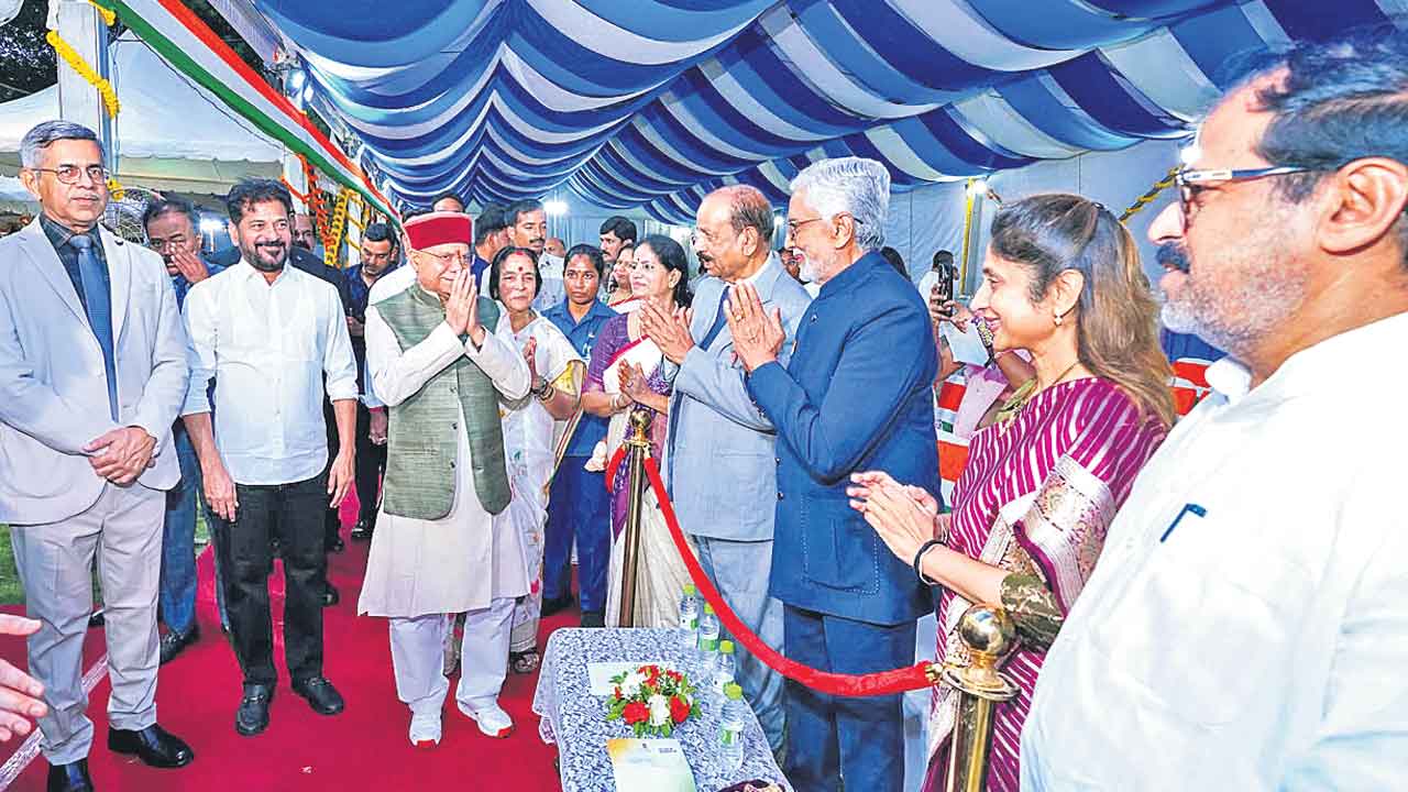 లోక్‌భవన్‌లో ఎట్‌హోమ్‌