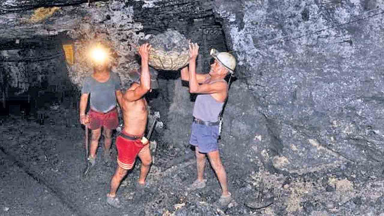 12వ వేతన ఒప్పందమేది?.. కార్మిక కుటుంబాల్లో ఆందోళన