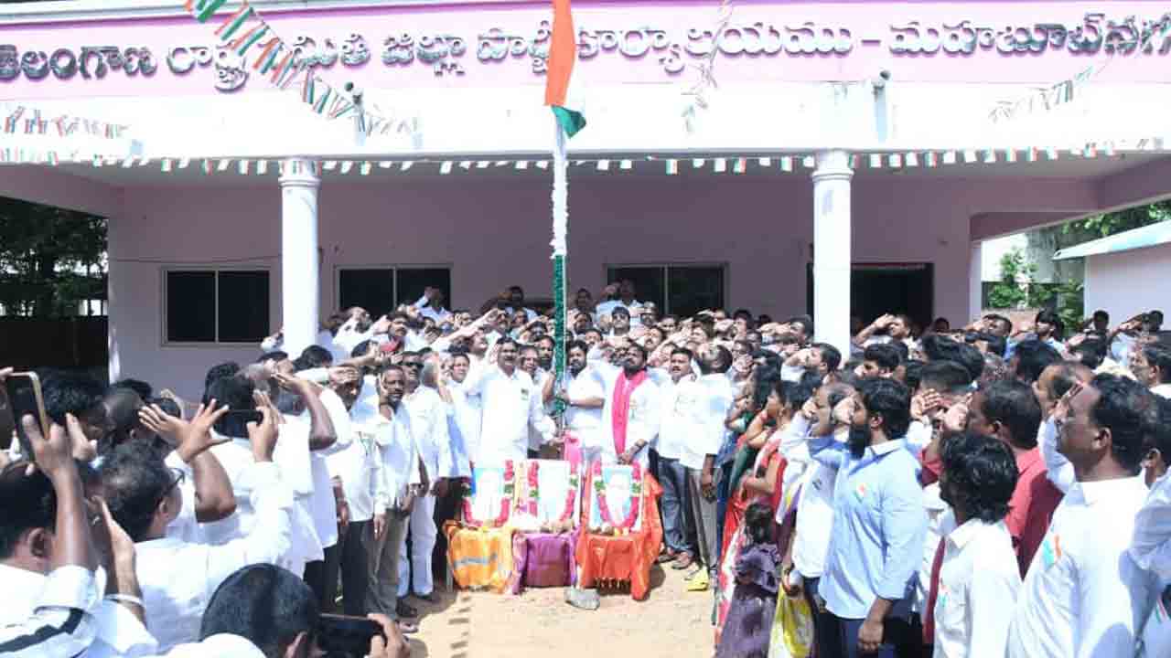 వీరుల త్యాగఫలమే స్వాతంత్య్రం