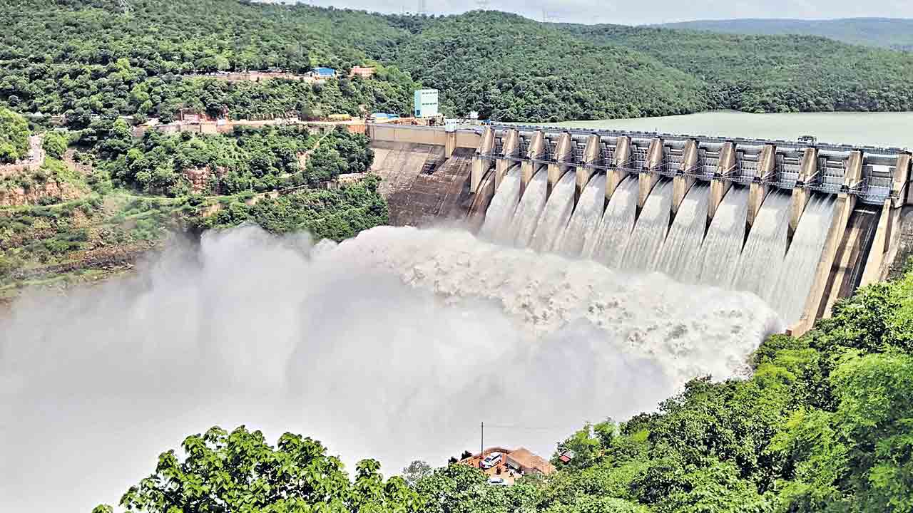శ్రీశైలం నుంచి ఏపీ నీటిచౌర్యం.. పోతిరెడ్డిపాడు నుంచి అక్రమంగా నీటి మళ్లింపు