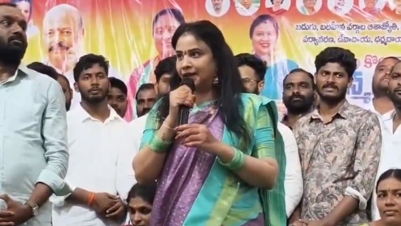 Sensational Comments | పరకాల ఎమ్మెల్యేగా పోటీ చేసి గెలుస్తా.. ఎవరు అడ్డొస్తారో చూస్తా ? మంత్రి కొండ సురేఖ కూతురు సంచలన వ్యాఖ్యలు