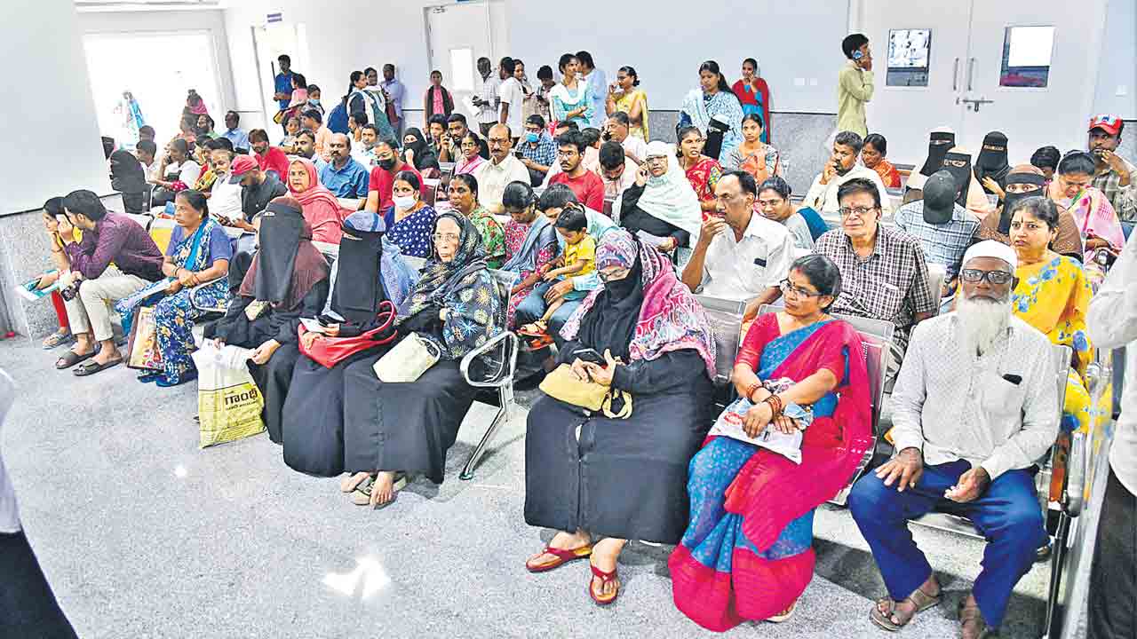 టిమ్స్‌లో వసతుల్లేవ్‌.. వైద్యులు లేరు