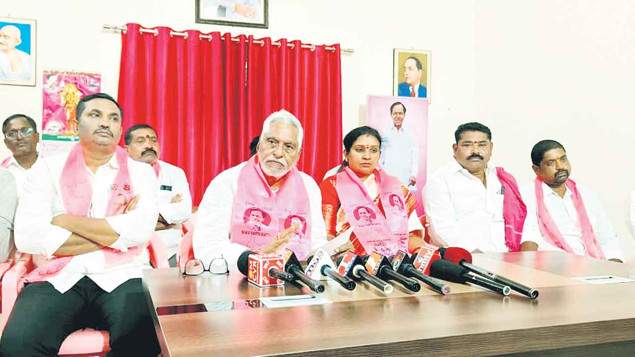 సంక్షేమ పథకాలను ఖతం చేసే కుట్ర