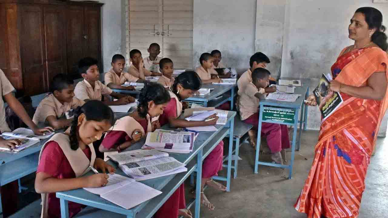 క్రమశిక్షణా కేసులున్నా ఉద్యోగోన్నతులా?.. పారదర్శకంగా చేపట్టాలంటూ గురుకుల ఉపాధ్యాయ సంఘాల హెచ్చరిక
